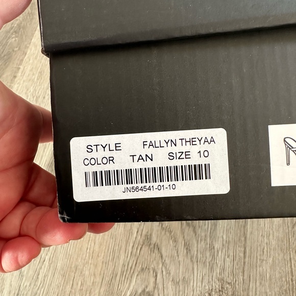 Lulus Fallyn Theyaa neutral heel size 10 - may fit a 9. Brand new in box! - Picture 5 of 5